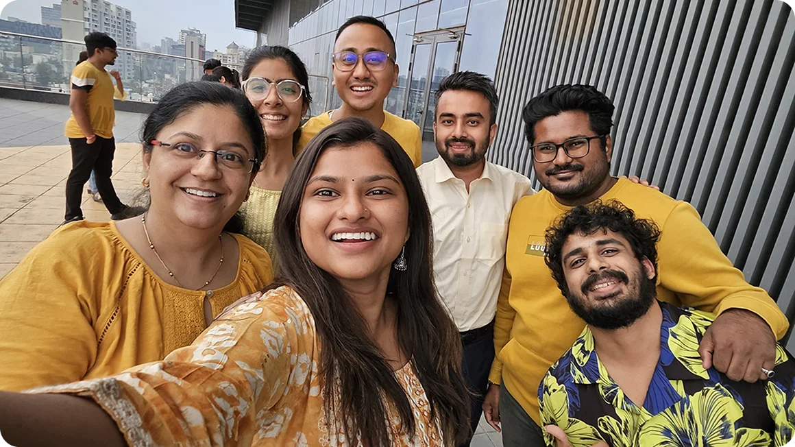 A group of HumCommerce colleagues together.
