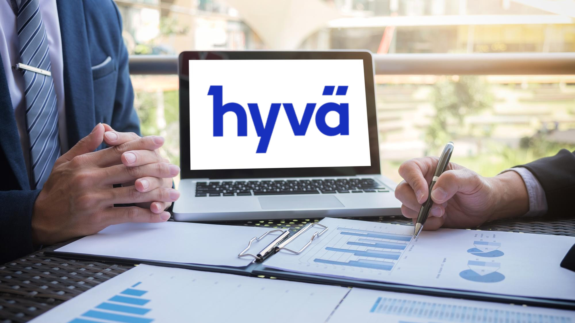 A blog cover image depicting Hyva implementation.